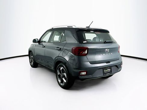 Used 2025 Hyundai Venue Limited image 5