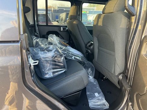 New 2026 Jeep Gladiator Sport image 13