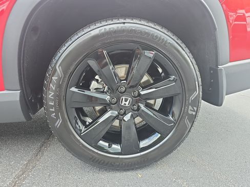 Used 2025 Honda Pilot Black Edition image 33