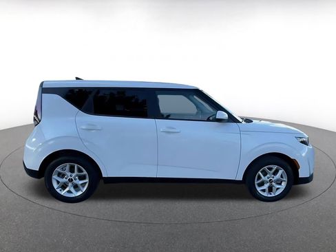 Used 2025 Kia Soul LX w/ LX Technology Package image 16