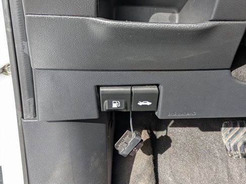 Used 2023 Nissan Kicks SV image 15