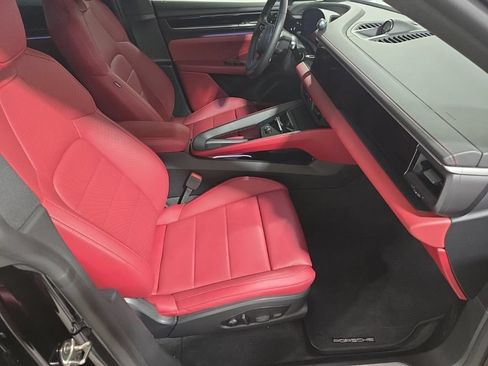 Used 2025 Porsche Macan 4S Electric AWD/4WD image 24