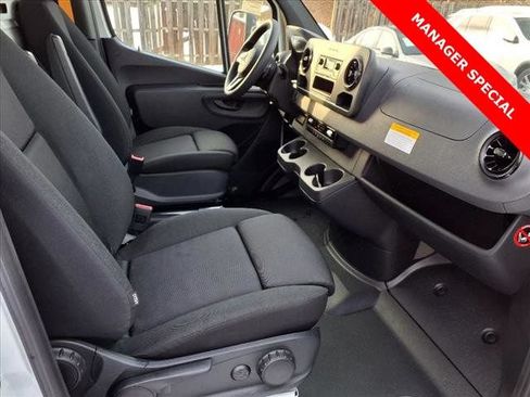Used 2023 Mercedes-Benz Sprinter 3500 image 22