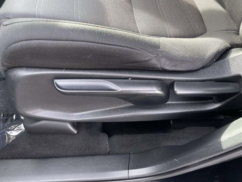 Used 2020 Honda CR-V LX image 29