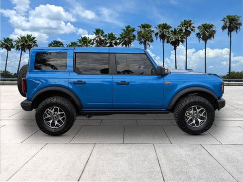 Used 2025 Ford Bronco Badlands image 9
