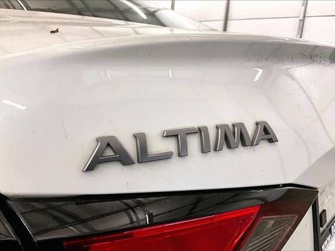 Used 2023 Nissan Altima 2.5 SV w/ SV Premium Package AWD/4WD image 13