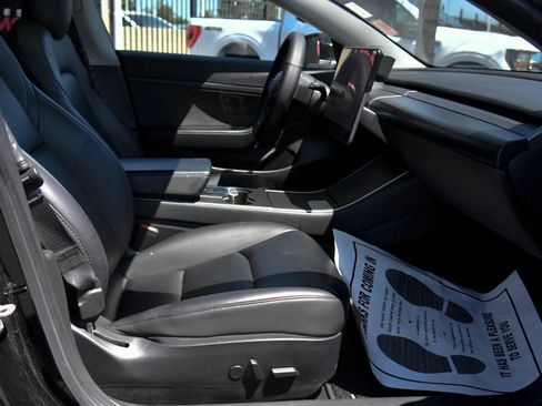 Used 2020 Tesla Model 3 Standard Range RWD image 40