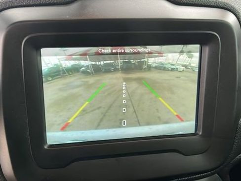 Used 2020 Jeep Renegade Altitude FWD image 12
