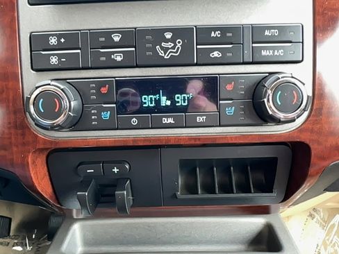 Used 2012 Ford F250 King Ranch w/ King Ranch w/Chrome Pkg image 9