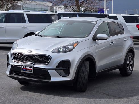 Used 2020 Kia Sportage LX image 3