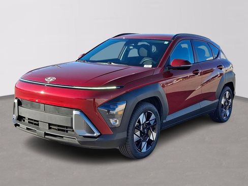 Used 2025 Hyundai Kona SEL image 3