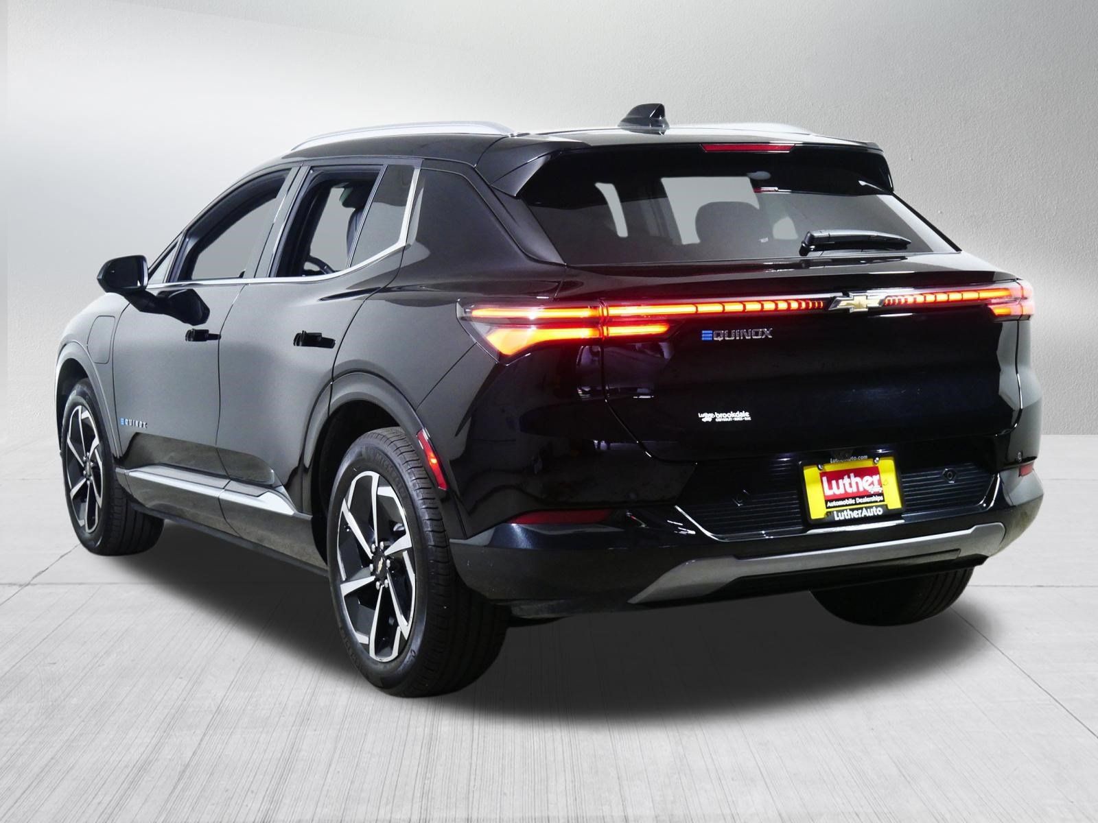 Used 2025 Chevrolet Equinox EV LT w/ Convenience Package FWD image 5