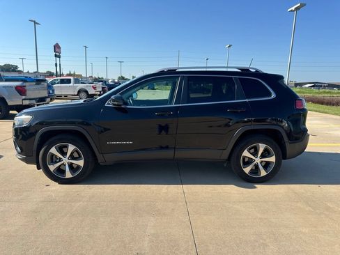 Used 2019 Jeep Cherokee Limited AWD/4WD image 8