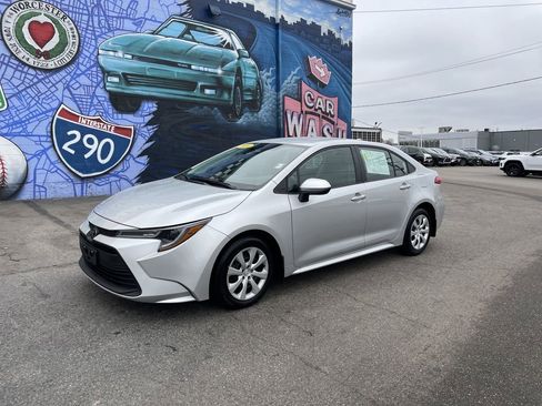 Used 2024 Toyota Corolla LE image 3