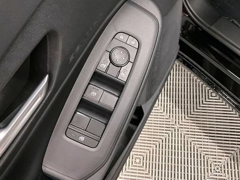 New 2026 Nissan Sentra SV w/ SV Convenience Package FWD image 31