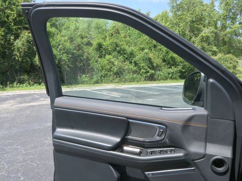 Used 2025 Ford Expedition Tremor AWD/4WD image 22