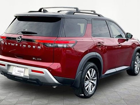 Used 2022 Nissan Pathfinder SL image 5