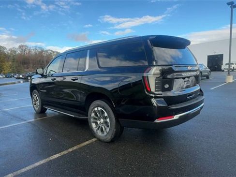 New 2026 Chevrolet Suburban LT w/ Comfort Package image 6