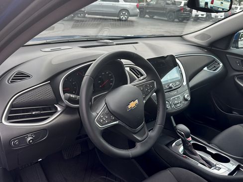 Used 2023 Chevrolet Malibu RS w/ LPO, Floor Liner Package FWD image 8