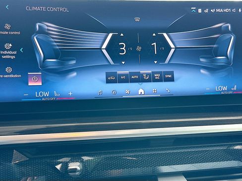 Used 2024 BMW X5 sDrive40i w/ Parking Assistance Package image 16