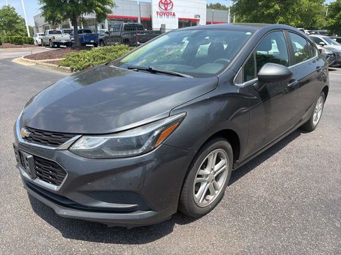 Used 2017 Chevrolet Cruze LT w/ Convenience Package FWD image 1