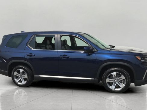 Used 2025 Honda Pilot EX-L image 3