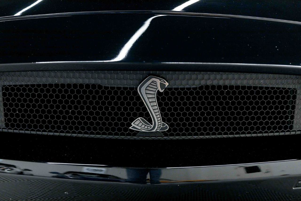 Used 2021 Ford Mustang Shelby GT500 w/ Carbon Fiber Track Pack RWD image 16