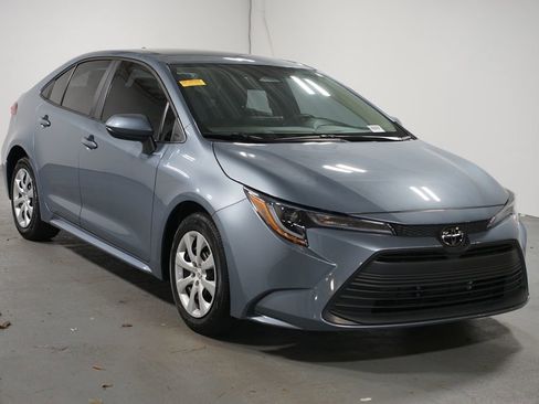 Certified 2024 Toyota Corolla LE image 3