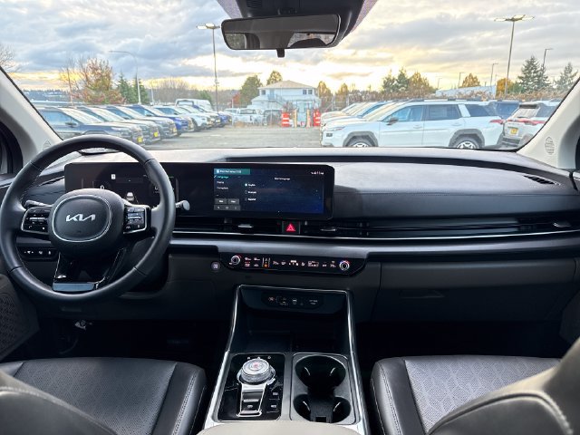 Used 2026 Kia Carnival SX FWD image 12