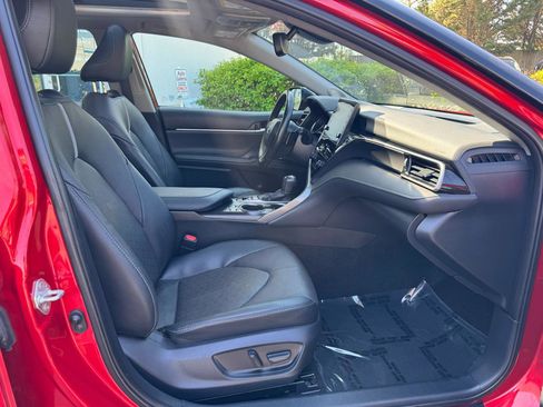 Used 2024 Toyota Camry XSE w/ Navigation Package image 36