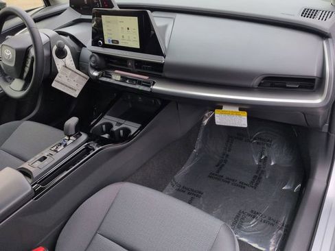 Used 2026 Toyota Prius LE image 28