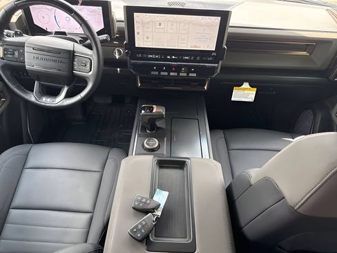 Used 2025 GMC Hummer EV 3X AWD/4WD image 30