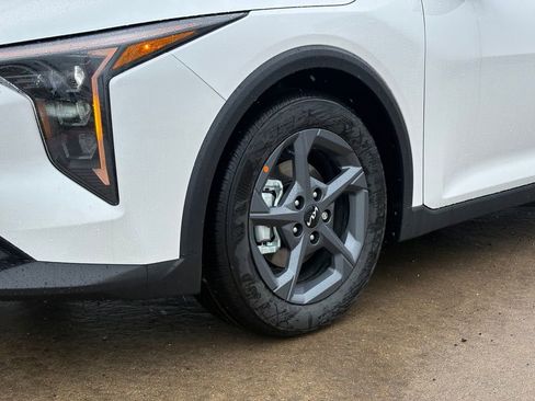 New 2026 Kia K4 LXS image 9