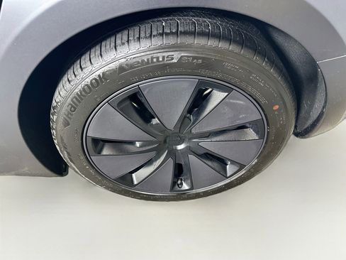 Used 2024 Tesla Model 3 RWD image 11
