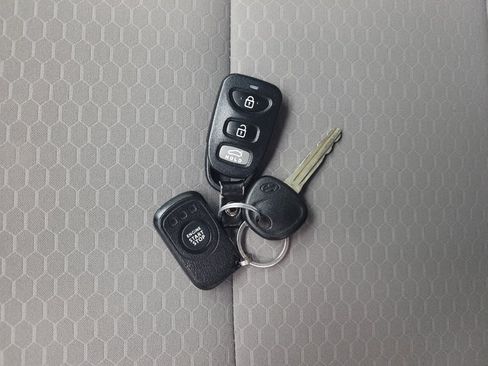 Used 2019 Hyundai Elantra SE FWD image 32