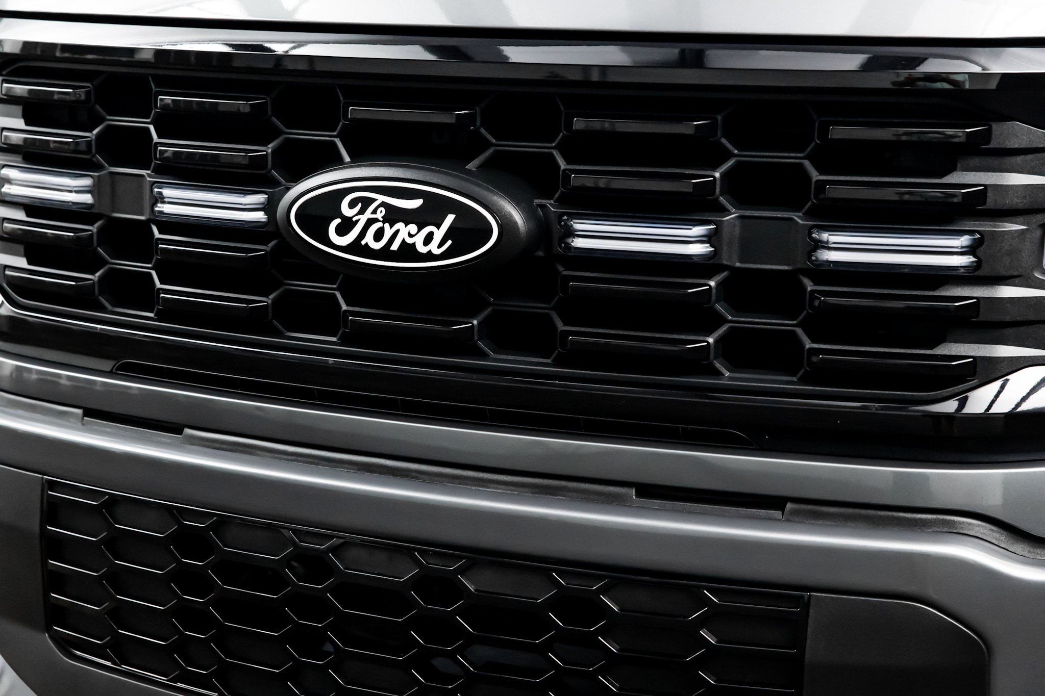 Used 2026 Ford F150 STX w/ F-150 LOBO Package AWD/4WD image 4