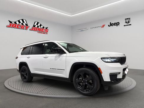 Used 2023 Jeep Grand Cherokee L Limited w/ Luxury Tech Group II AWD/4WD image 13