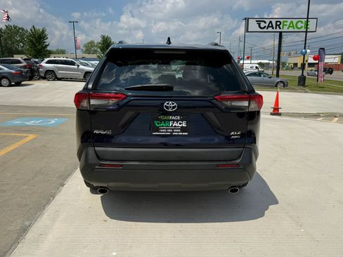 Used 2021 Toyota RAV4 XLE AWD/4WD image 11