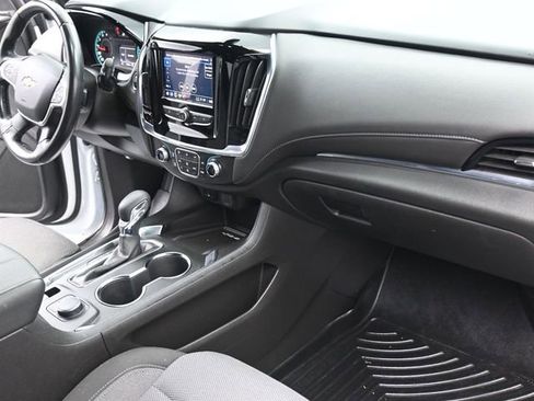 Used 2022 Chevrolet Traverse LT w/ LPO, Blackout Package image 29