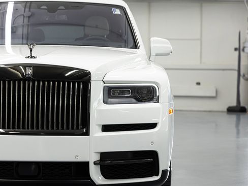 Certified 2023 Rolls-Royce Cullinan Black Badge w/ Driver's Package AWD/4WD image 9