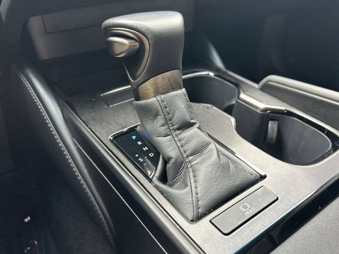 Certified 2025 Lexus ES 350 image 19