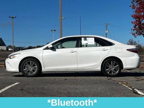 Used 2016 Toyota Camry SE image 6