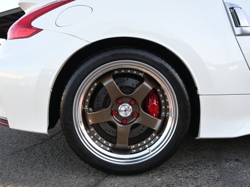 Used 2015 Nissan 370Z NISMO image 34