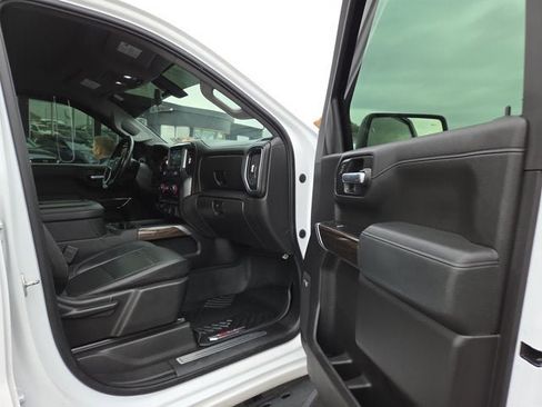 Used 2020 Chevrolet Silverado 1500 LT Trail Boss image 12