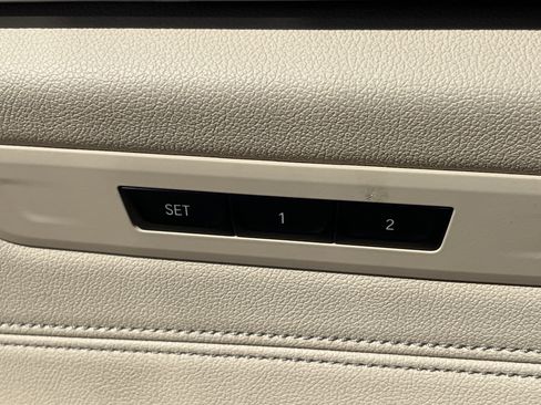 Used 2022 BMW 540i w/ Convenience Package image 18