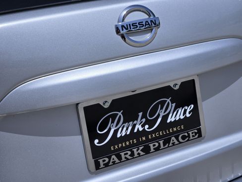 Used 2015 Nissan Murano Platinum w/ Platinum Technology Package FWD image 40