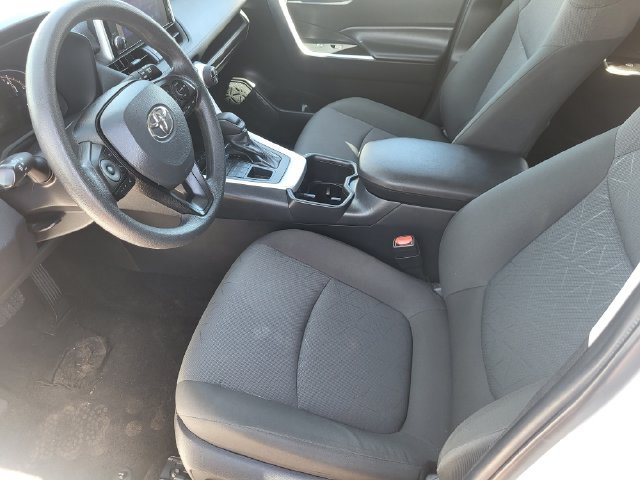 Used 2025 Toyota RAV4 XLE AWD/4WD image 12
