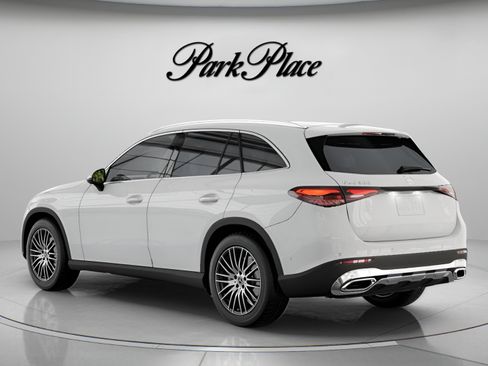 Used 2026 Mercedes-Benz GLC 300 image 13
