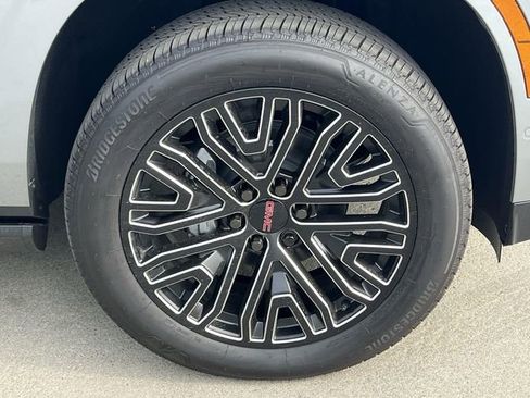 New 2026 GMC Yukon XL Denali w/ Denali Reserve Package RWD image 36