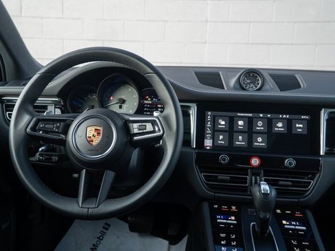 Certified 2025 Porsche Macan S image 22